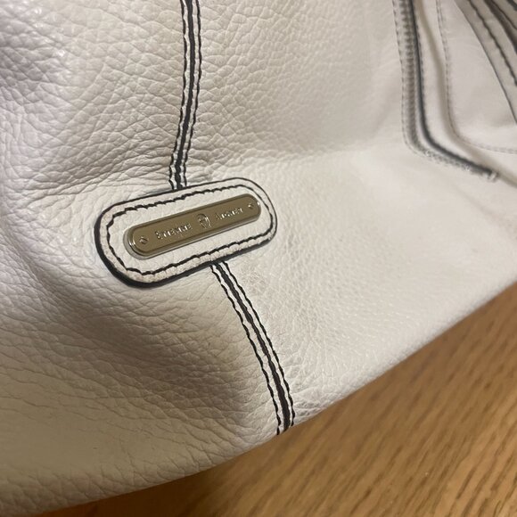 Etienne Aigner Handbag - Picture 7 of 13